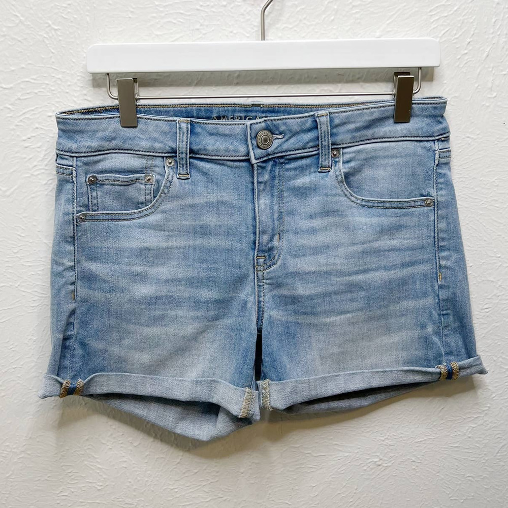 American Eagle Sz 10 Midi Cuffed Light Wash Stretch Denim Jean Shorts Blue